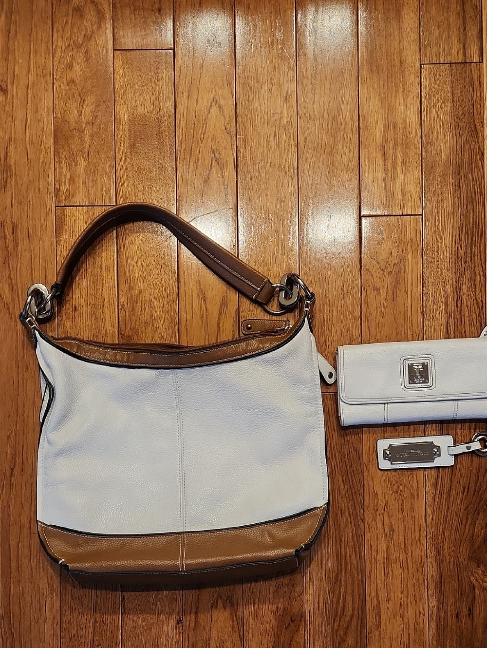 Tignanello White and Brown Leather Shoulder Bag, Key Chain & Wallet P-001